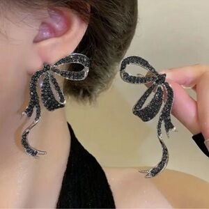 NEW Elegant Black Crystal Bow and Ribbon Statement Earrings